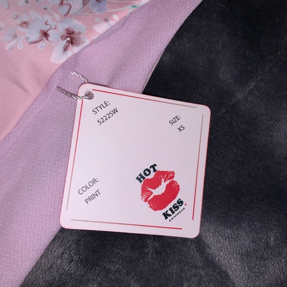 one peace Bathing suits 👙☀️ - Picture 3 of 5